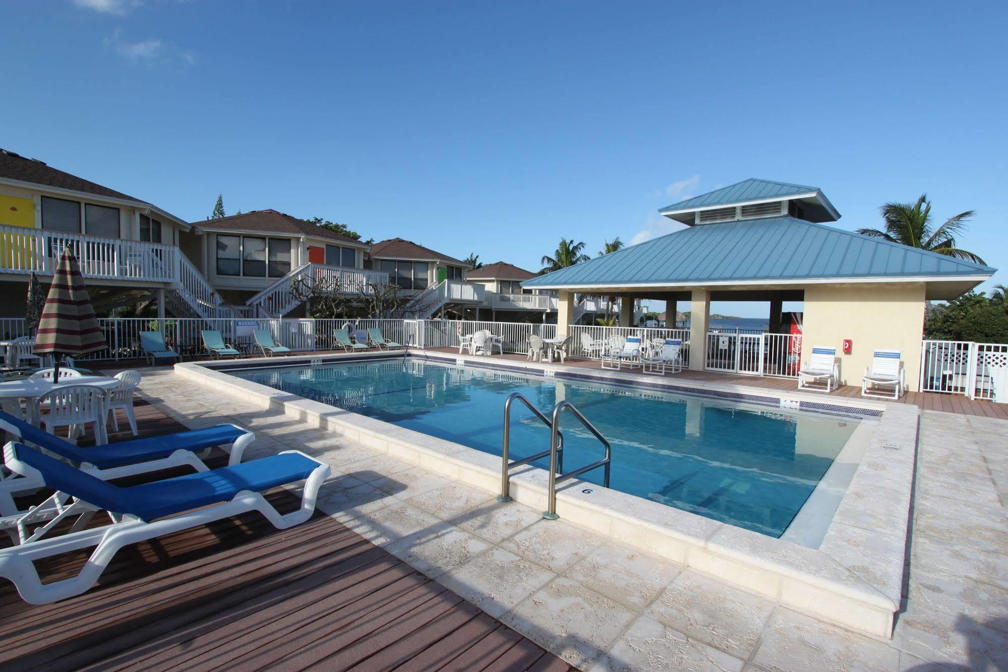 The Reef At Marathon Aparthotel Exterior photo